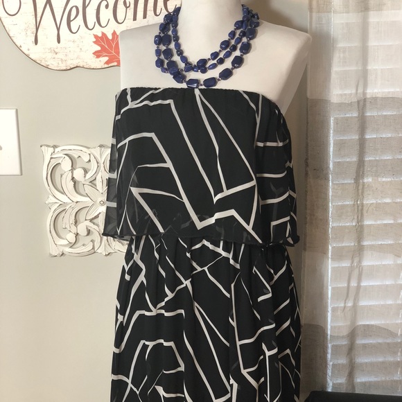 Lovely Day Dresses & Skirts - DONATE SEPT 25 Strapless geo print maxi dress
